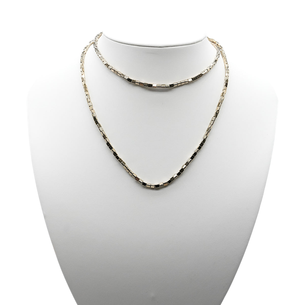 Collier sautoir 70 cm avec fermoir Hématite electroplaquée dorée 4mm forme triangle CHD-3 - Foliesbijoux