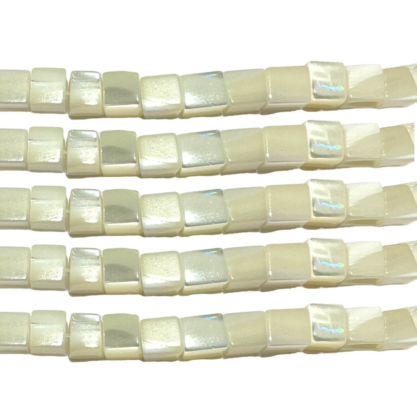 Fil de perle carré en nacre blanche A 4x4 mm - Foliesbijoux