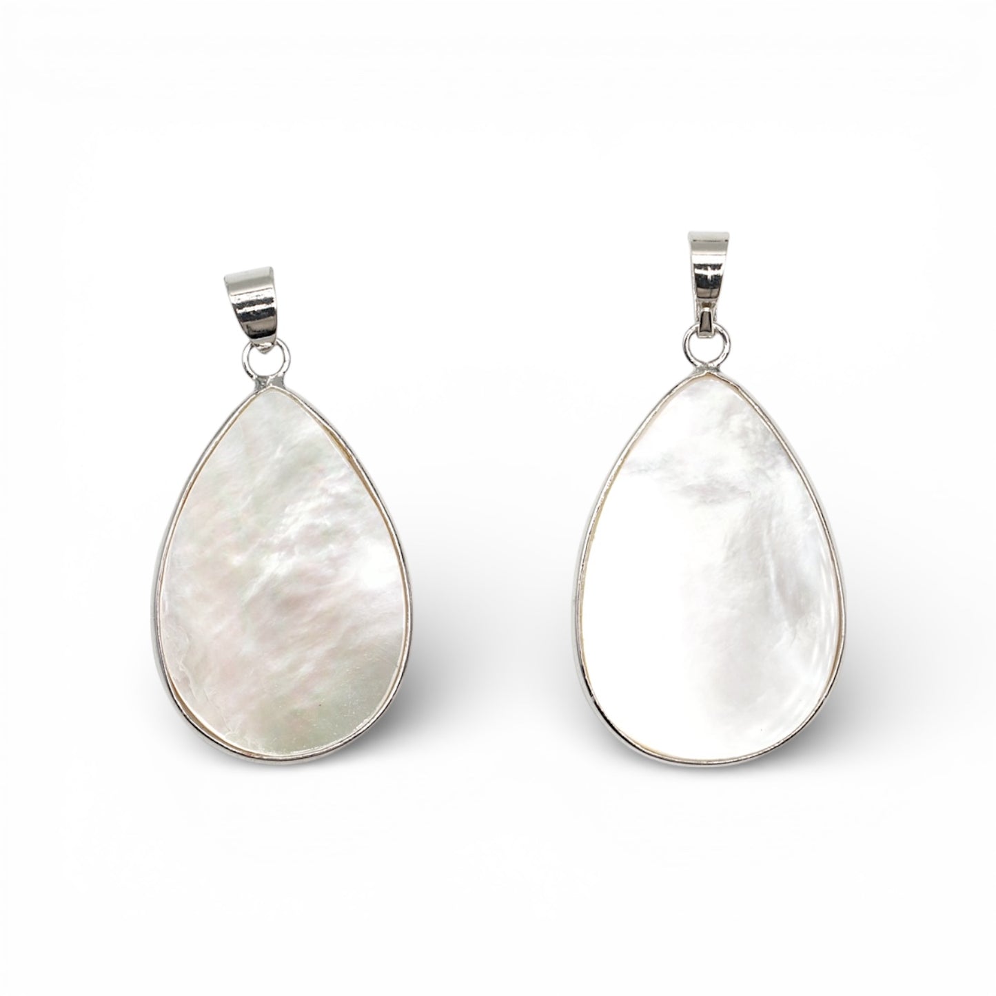 Pendentif goutte en nacre — argenté