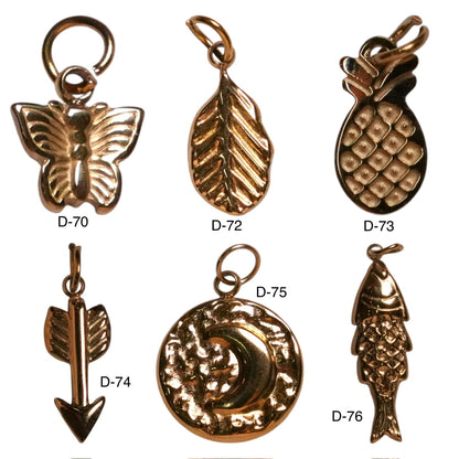 5 Breloques/Pendentifs en acier inoxydable dorée (6 modèles disponible)