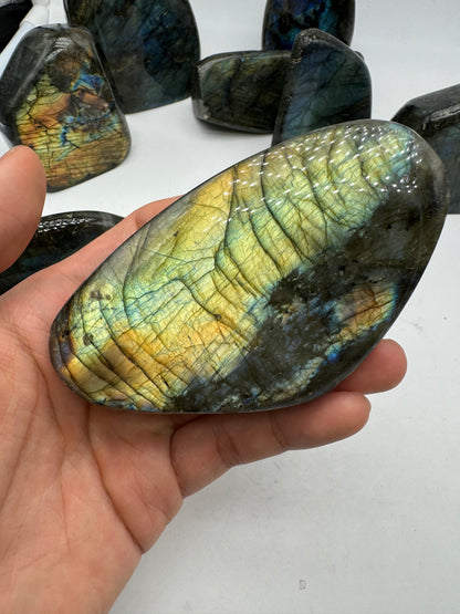 Labradorite forme libre AA+ 588g (Lot 30)