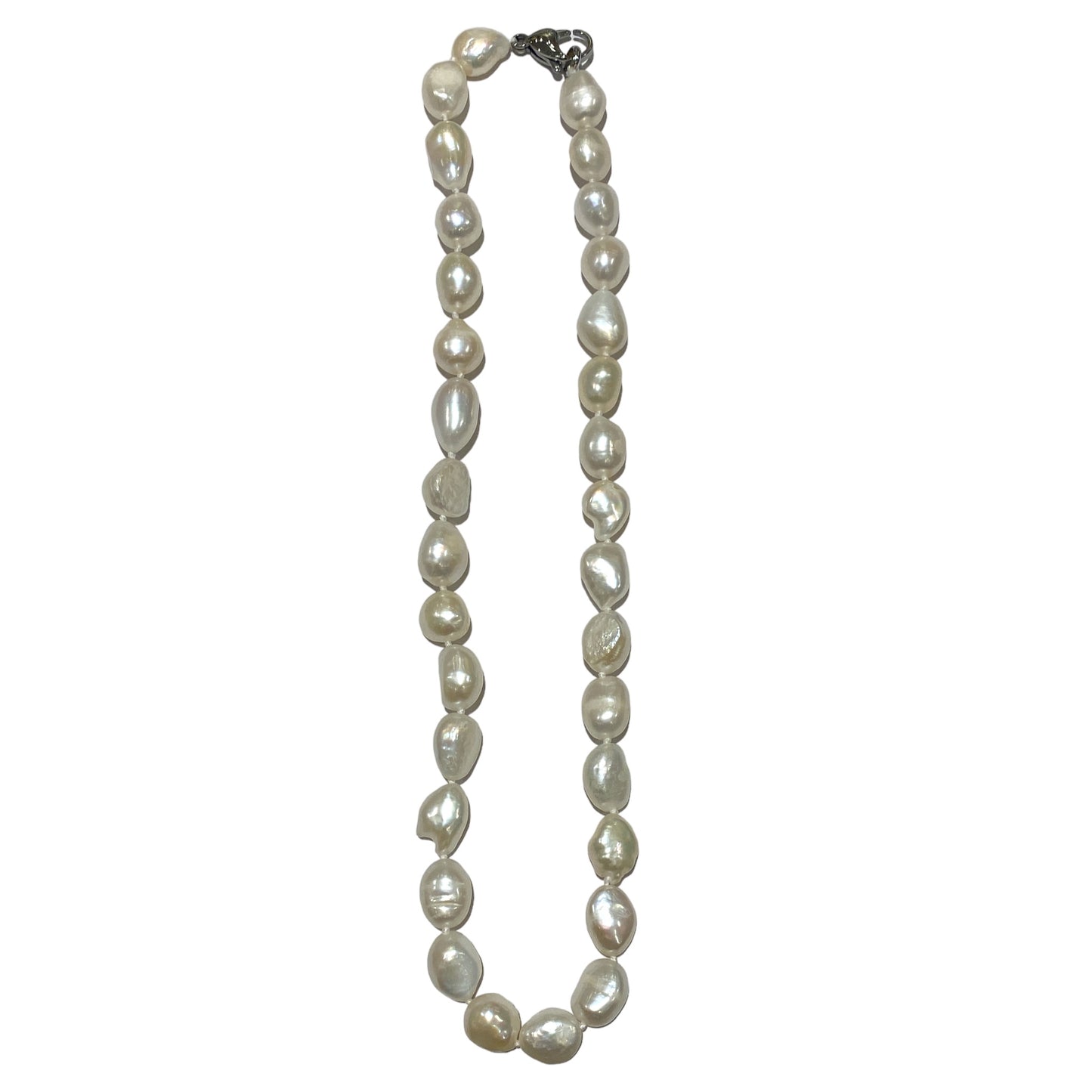 Collier en perles d’eau douce ovale