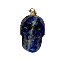 Load image into Gallery viewer, Pendentif crâne en sodalite
