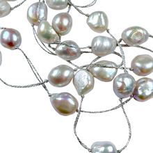 Charger l&#39;image dans la galerie, Collier Sautoir en perles d’eau &amp; polyester argenté SA - 4
