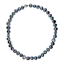 Load image into Gallery viewer, Collier en perles d’eau douce noir N-9

