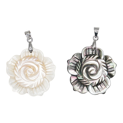 Pendentif rose en nacre