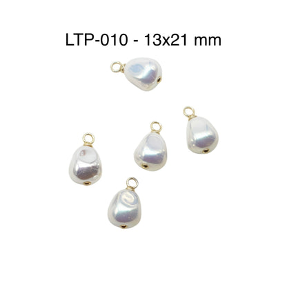5 Breloques/Pendentifs Perles de Nacre irisée – Finition Laiton Double Rhodié (11 formes disponibles)