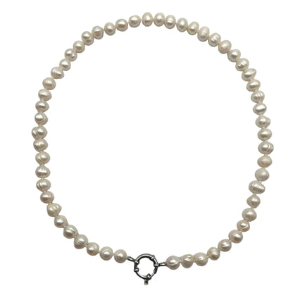 Collier en perles d’eau douce 7-8mm attache bouée en acier doré ou argenté numero 12