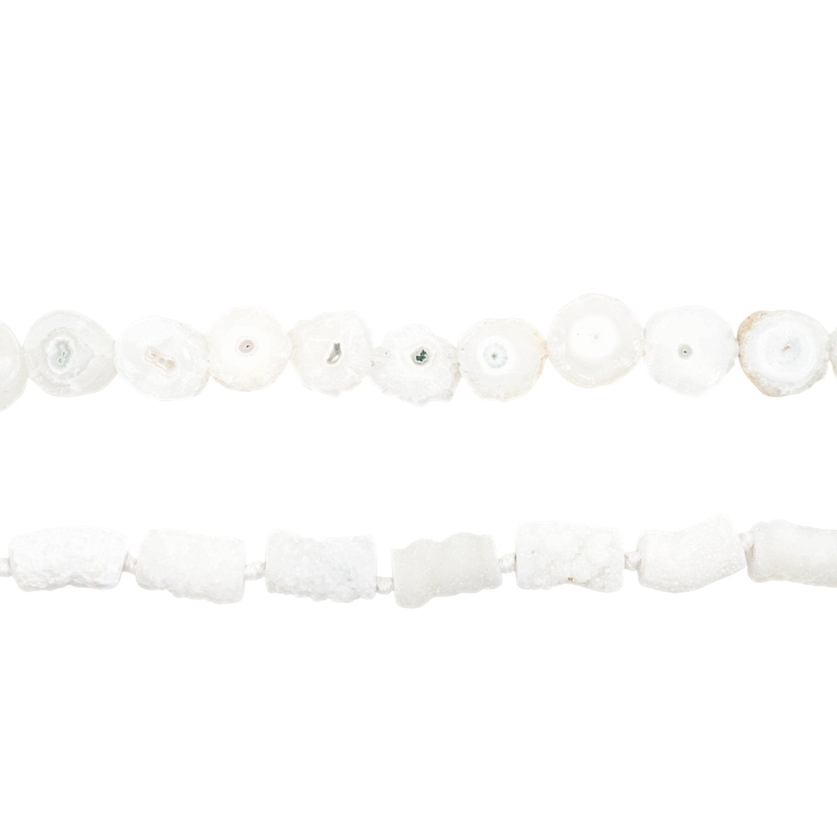 Fil de perles forme libre en Agate cristallisée (2 formes disponible)