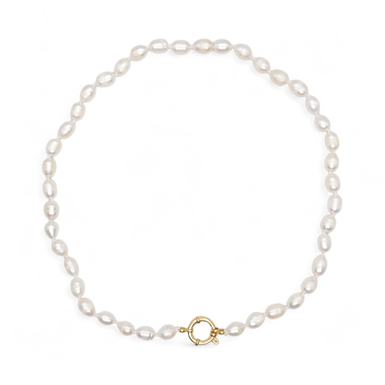 Collier en perles d’eau douce 7-8 mm attache bouée en acier doré numéro 13