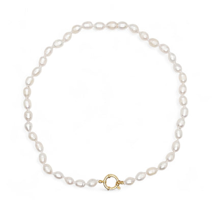 Collier en perles d’eau douce 7-8 mm attache bouée en acier doré numéro 13