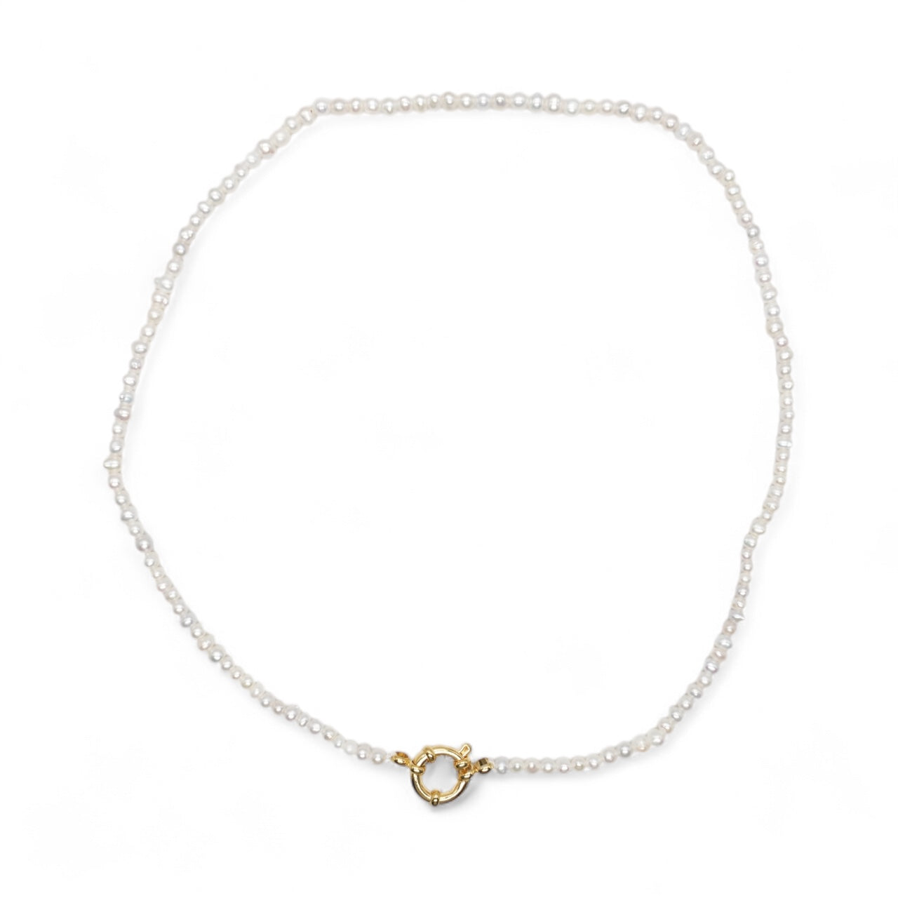 Collier en perles d’eau douce 3.6-4 mm attache bouée en acier doré numero 3