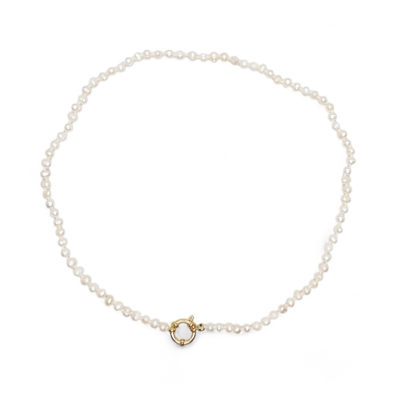 Collier en perles d’eau douce 4-4.5 mm attache bouée en acier doré numero 7