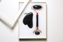 Charger l&#39;image dans la galerie, Coffret gua sha &amp; rouleau de massage obsidienne noire effet detoxifiant
