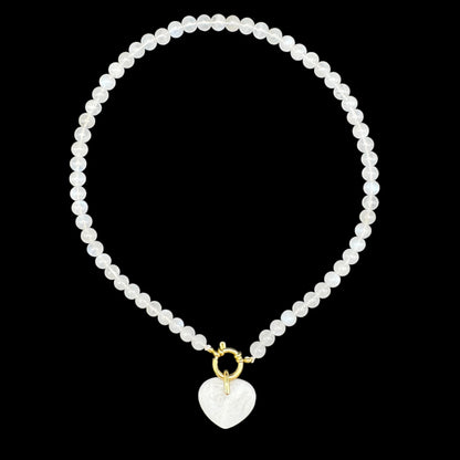 Collier en Pierre de lune bleutée attache bouée en acier doré avec pendentif coeur