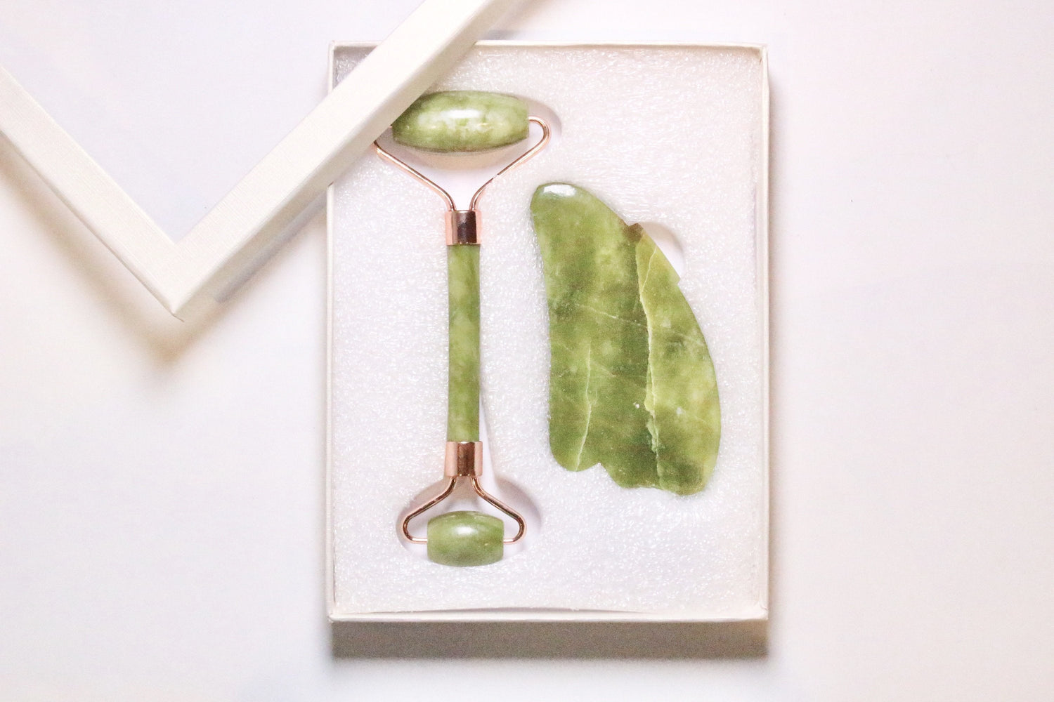 Coffret Gua Sha 3 embouts & rouleau massage Jade Thaïlande - Foliesbijoux