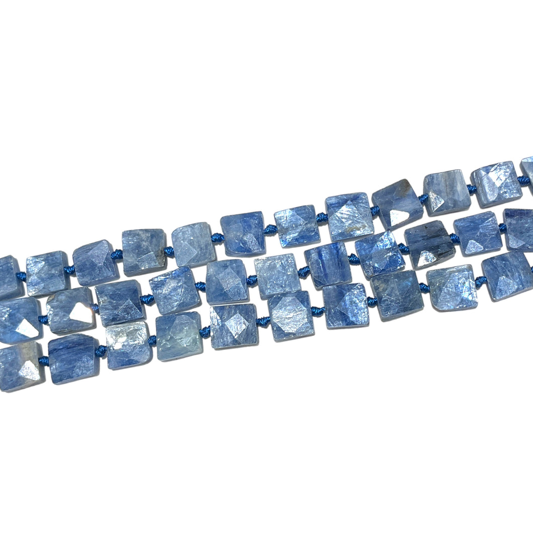 Fil Cyanite bleue forme carrée facettée 9x9 mm