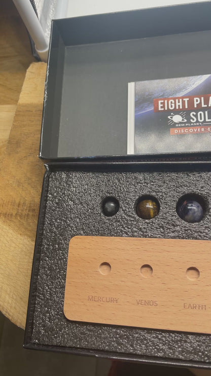 Kit du système solaire en pierre avec support en bois