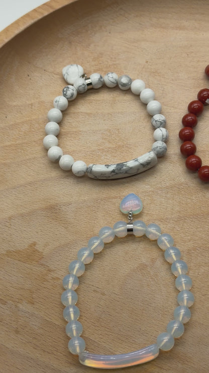 Bracelet gourmette avec breloque cœur A (5 pierres disponibles)