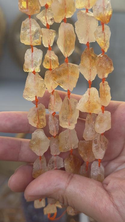 Fil de perle forme libre Citrine brute chauffé 13-17 mm (référence 37)