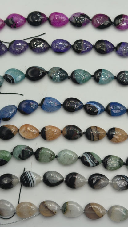 Fil de perles en Agate goutte 15x20 mm (8 pierres disponible)