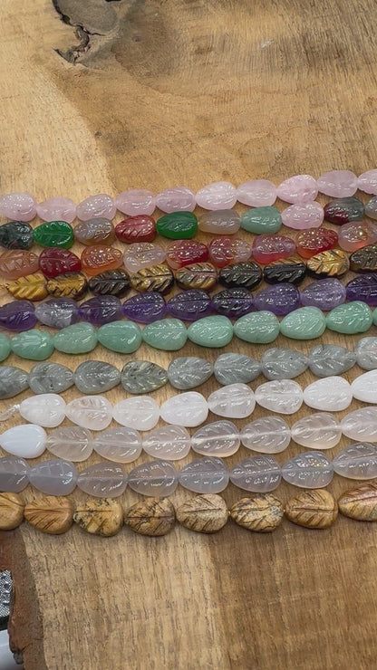 Fil feuille en pierre naturelle référence 34 — 15x12 mm (7 pierres disponible)