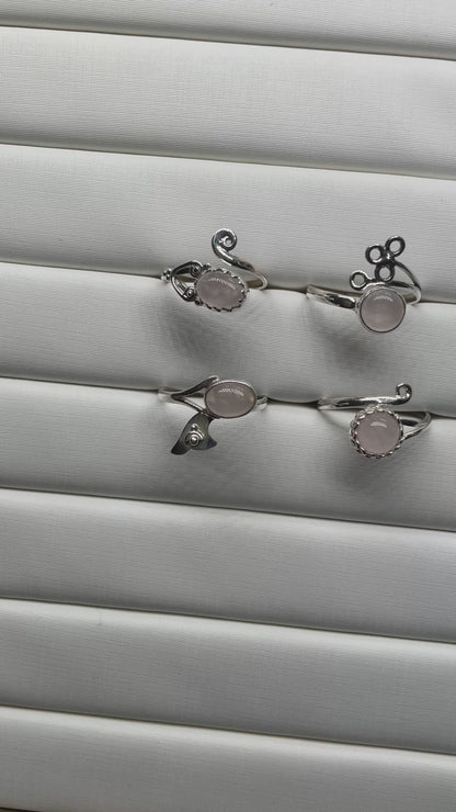 Bague réglable quartz rose modèle aléatoire