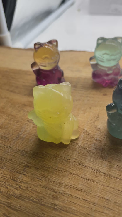 Figurine Chat porte bonheur en Fluorine multicolore
