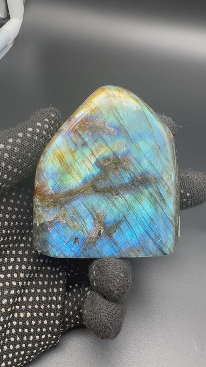 Labradorite flashy forme libre AAA (Lot 34) 305g 7x6x3.5cm