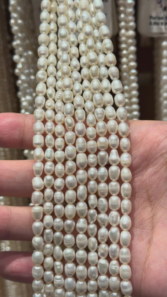 Fil de perle d’eau douce 4-5 mm [45]