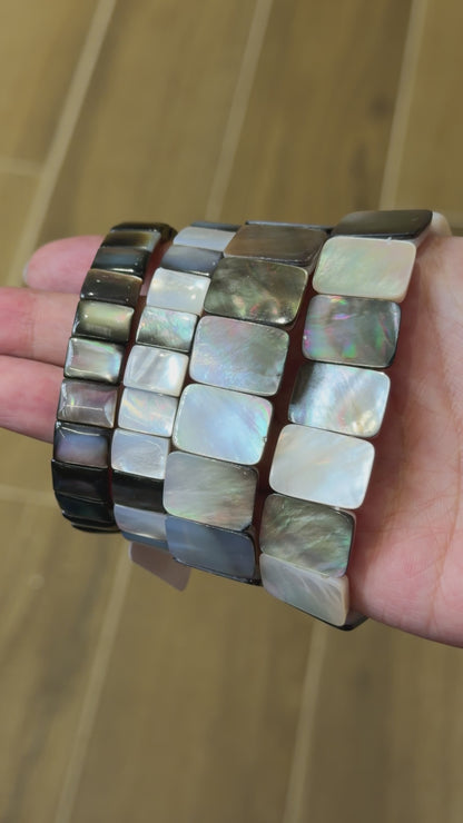 Bracelet à 2 trous nacre AA+ (4 modèles disponibles)