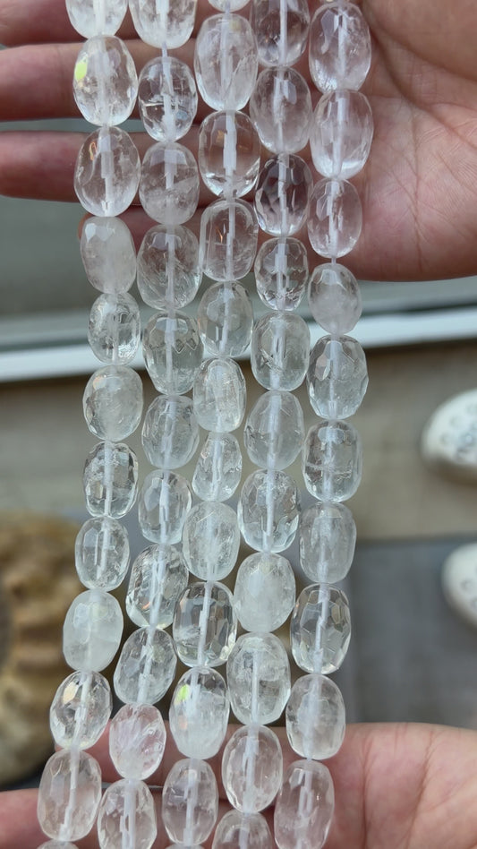 Fil de perle forme libre facetté Cristal de roche ovale 13x18 mm (référence 8)