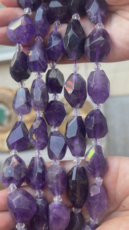 Fil de perle forme libre Améthyste 18x25 mm (référence 140)