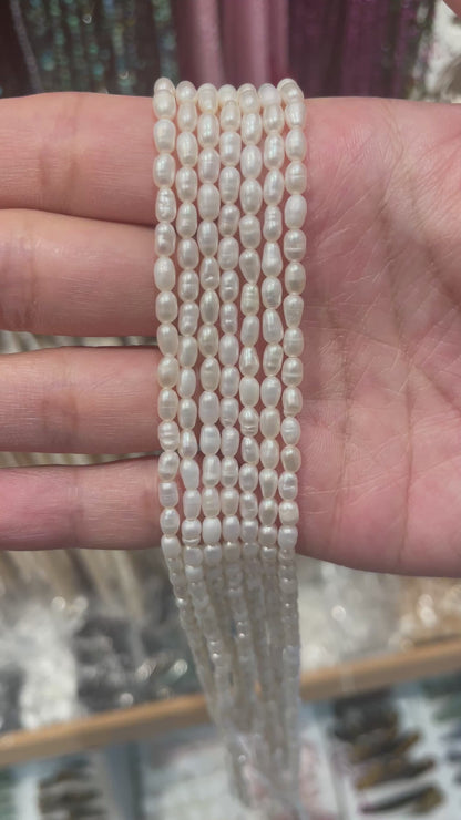 Fil de perle d’eau douce 2.5-3 mm [8]