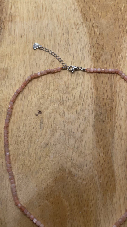 Collier avec pendentif pierre de soleil forme cœur acier inoxydable argenté