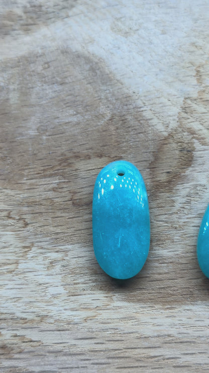 Pendentif Amazonite claire du Perou forme libre aléatoire percé devant