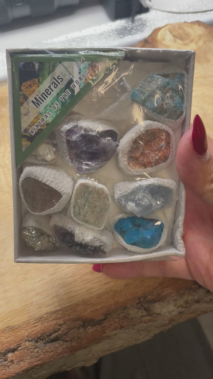 Boîte de pierres mix 8,5x10x3,5 cm N°36