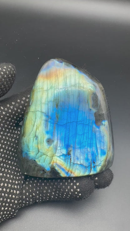 Labradorite flashy forme libre AAA 443g (Lot 17)