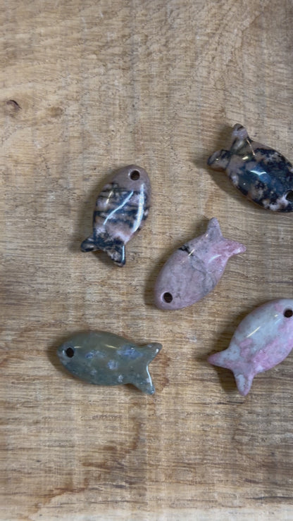 Lot de 5 poissons 2.5x1 cm  — trou 2 mm (11 pierres disponible)