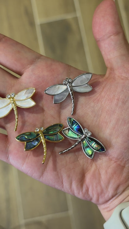 Broche nacre Libellule 3x3 cm