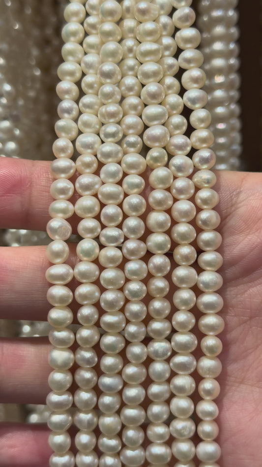 Fil de perle d’eau douce 4-4.5 mm [44]