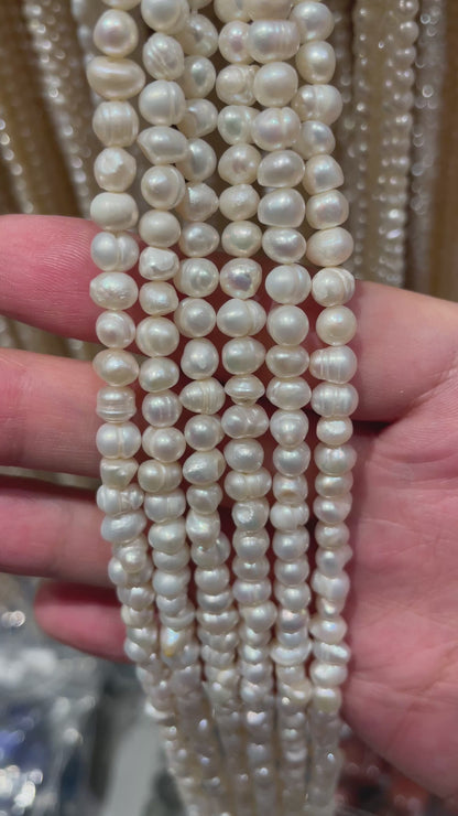 Fil de perle d’eau douce 4-6 mm [40]