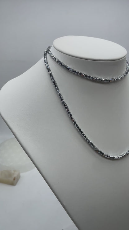 Collier sautoir 70 cm Hématite electroplaquée argenté 4 mm CHA-6