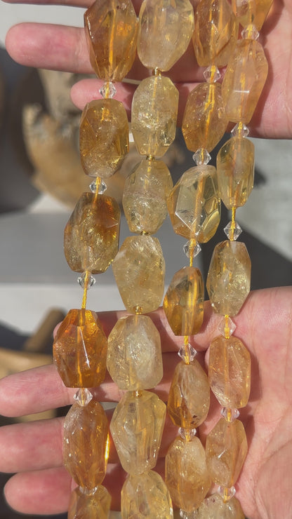 Fil de perle forme libre Citrine brute chauffé 18x25 mm (référence 41)