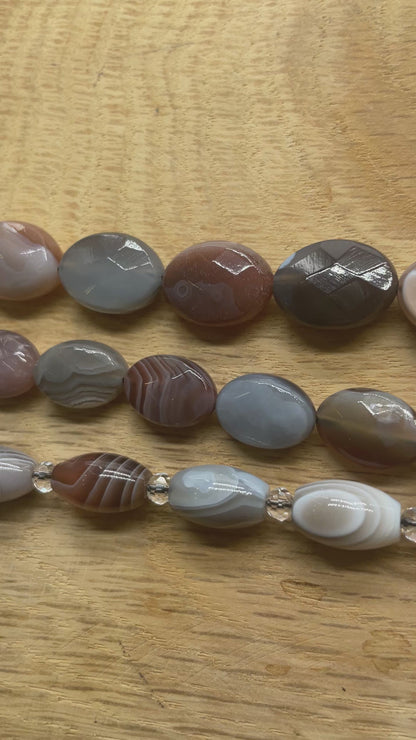 Fil de perles en Agate du Botswana (3 formes disponible)