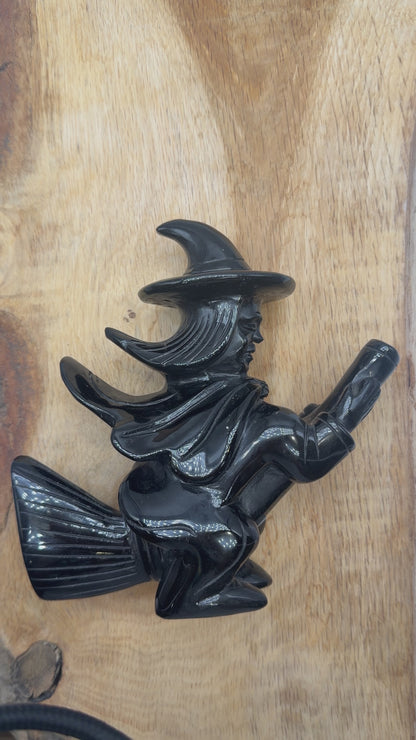 Figurine Sorciere en obsidienne noire 16x15.5 cm