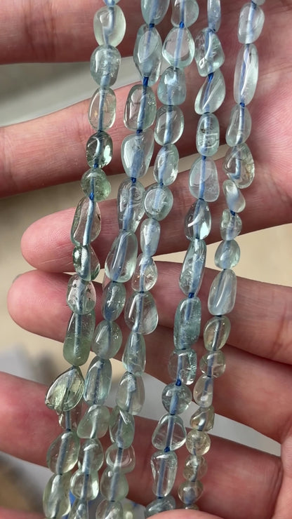 Fil de perle forme libre Aigue marine 5x10 mm (référence 99)