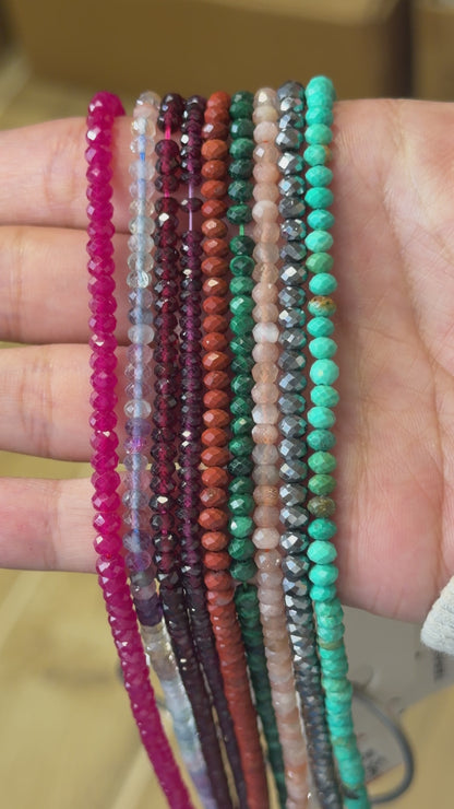 Fil de perle en rondelle facetté 3x4 mm (31 pierres disponible)