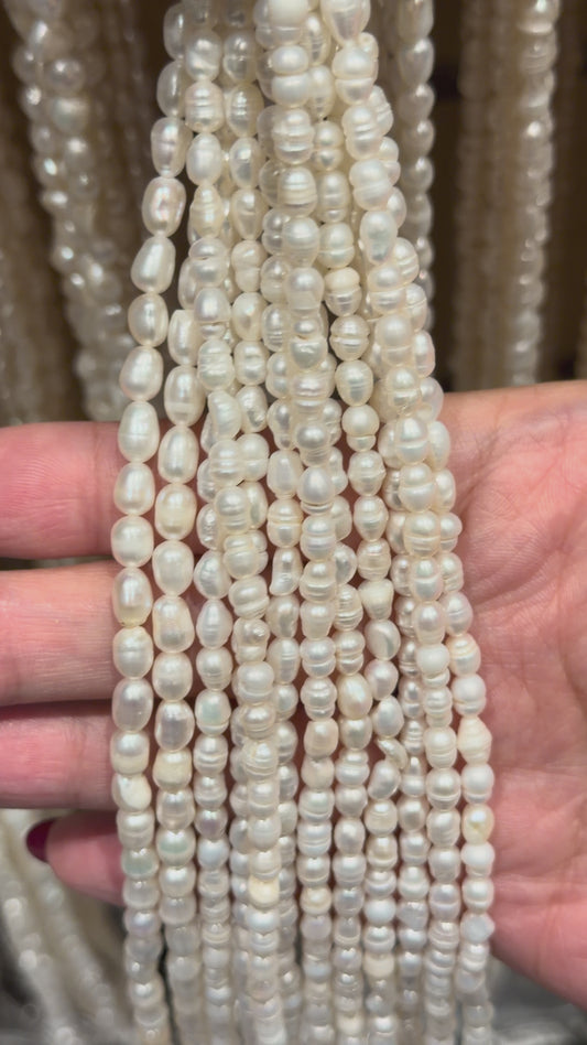 Fil de perle d’eau douce 4-5 mm [61]