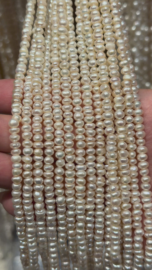 Fil de perle d’eau douce 4-4.5 mm [47]